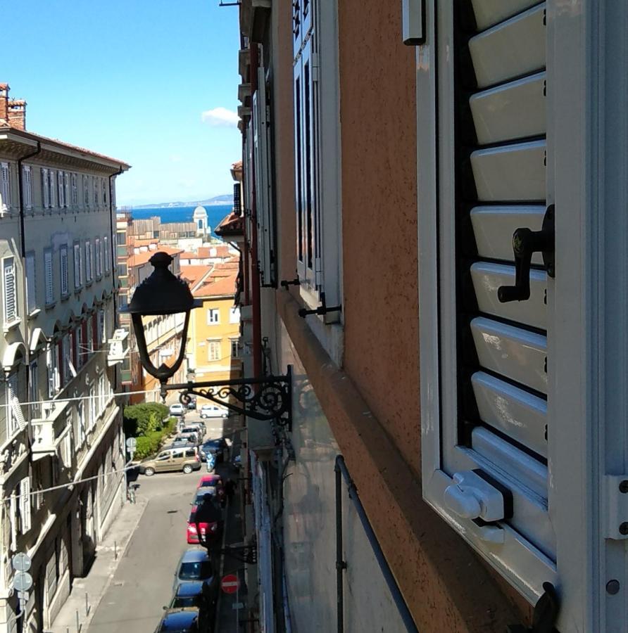 Casa Antica - Historical Apartment In Old City Center Terst Exteriér fotografie